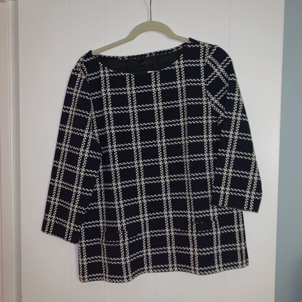New navy and white business top size L